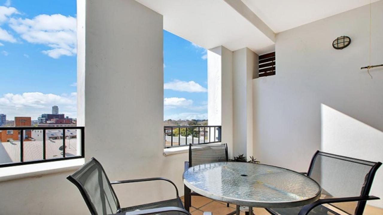 סידני Apartment At Cooper St מראה חיצוני תמונה